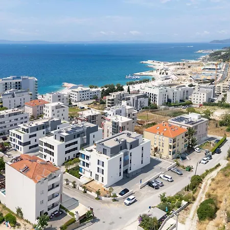 Апартаменты Seaside Escape *