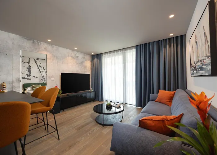 Seaside Escape * Split